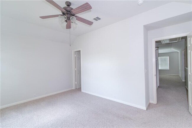 Building Photo - 2611 Salerno Pl