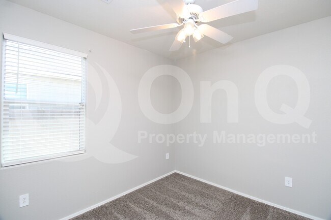 Building Photo - 4644 W Nutmeg Ave