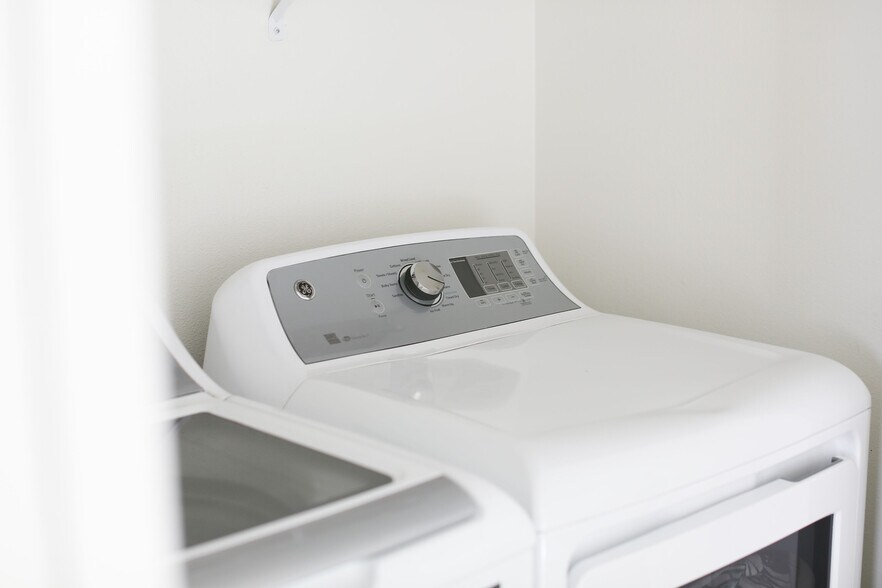 Building Photo - 15458 SW Mallard Dr