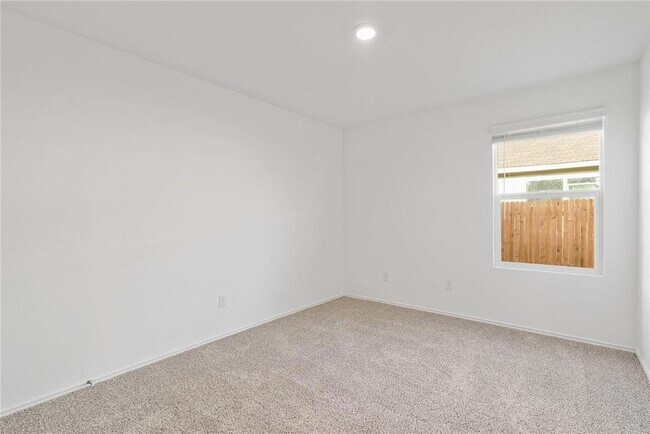 Building Photo - 245 Salt Springs Rd