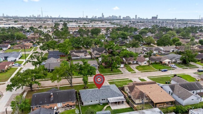 Building Photo - 2407 Willowby Dr