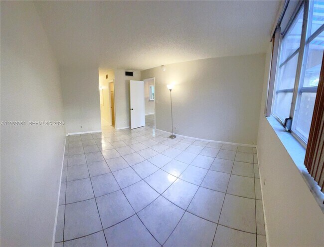 Building Photo - 403 NW 68th Ave