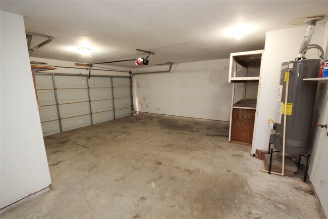 Building Photo - 5302 Town Park Blvd