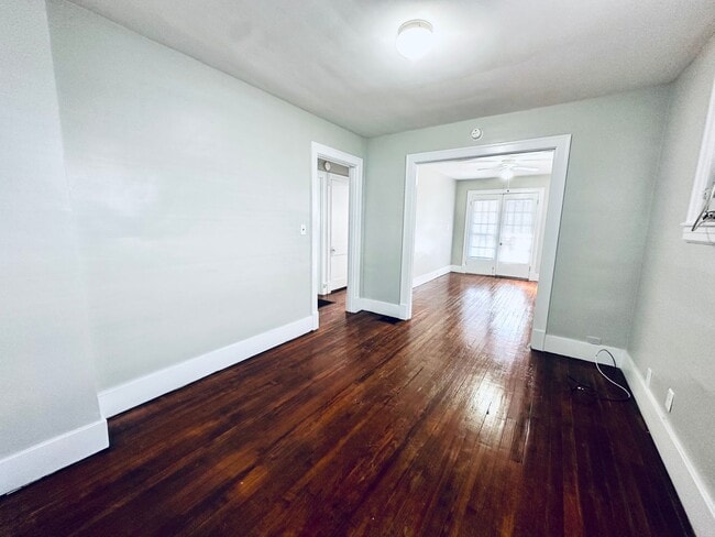 Building Photo - Two Bedroom House with Detached Garage-Section 8 Accepted