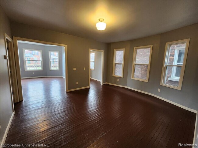 Building Photo - 611 E Bethune St