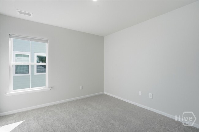 Building Photo - 145 Binscombe Ln