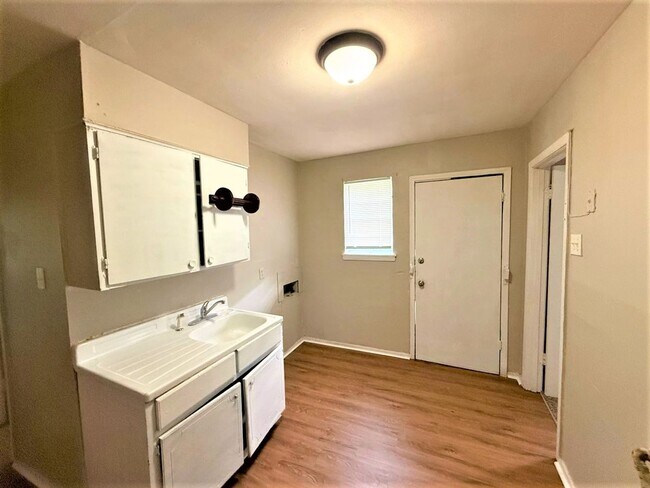 Building Photo - 489/491 Boston