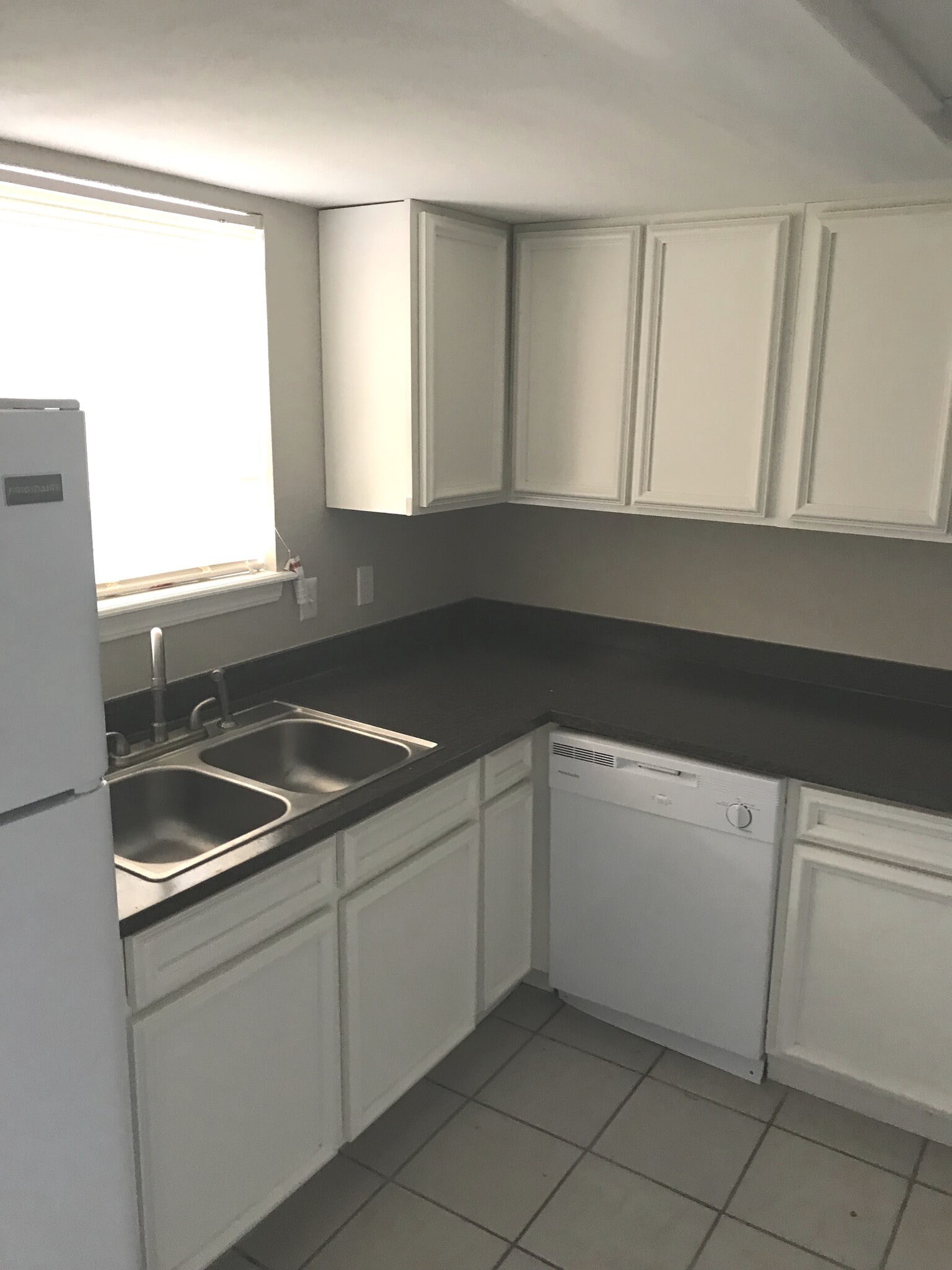 Building Photo - 825 Hardy Springs Cir