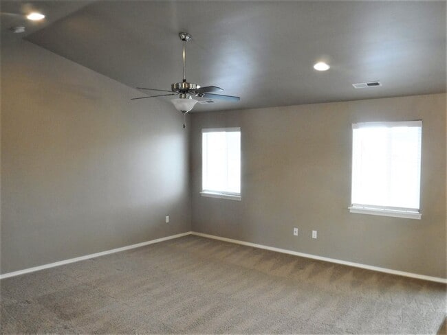 Building Photo - Awesome Caldwell 3 bed, 2 bath cutie!