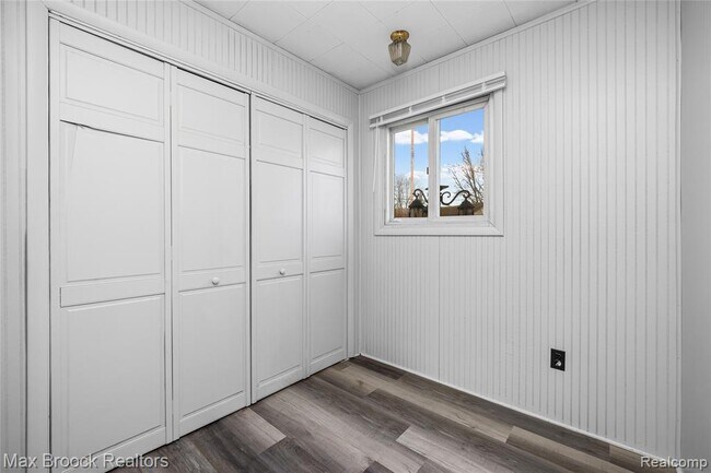 Building Photo - 19217 Birmingham St