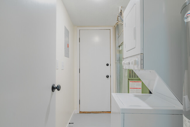 Laundry Room - 5024 S 48th St