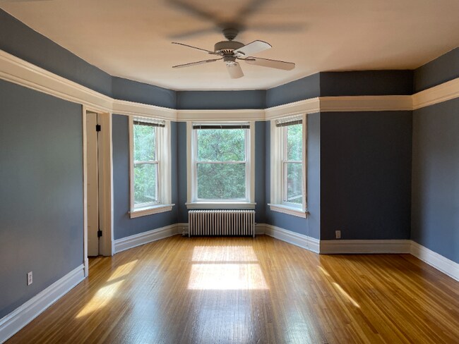 Building Photo - 326 S Ridgeland Ave