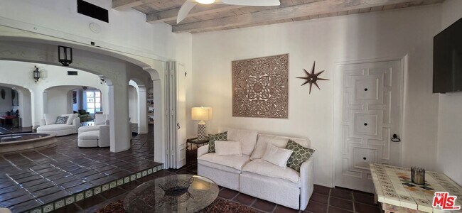 Building Photo - 2231 S Caliente Dr