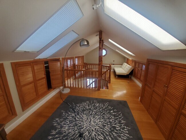 Building Photo - 2BD 2 Bath With Loft in Cambridge Central ...