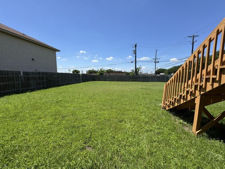 Building Photo - 5702 Greengate Dr