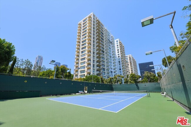 Building Photo - 2170 W Century Dr