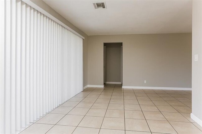 Building Photo - 3611 NW 36th St