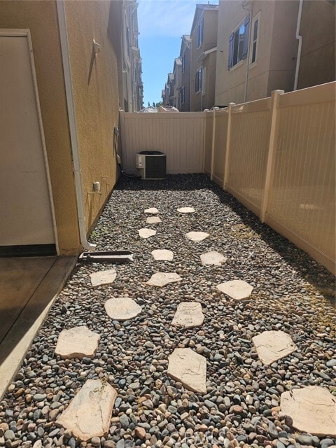 Building Photo - 371 N Bellarose Way