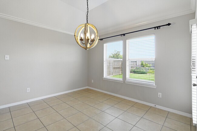 Building Photo - 2506 Barton Springs St