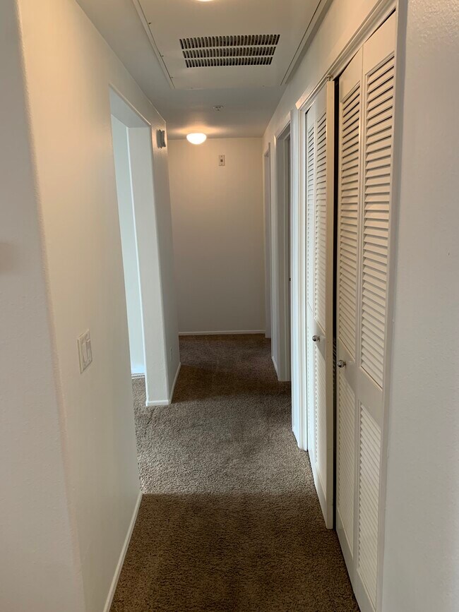 Building Photo - 12364 Carmel Country Rd