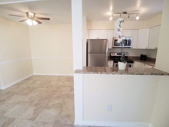 Beautiful Remodeled First Floor 2/2 Condo... - Beautiful  Remodeled First Floor 2/2 Condo...