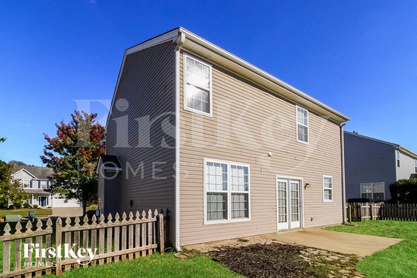 Building Photo - 225 Brycewood Dr