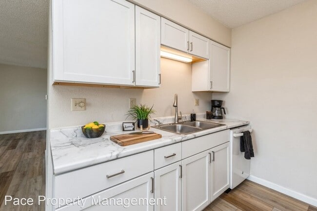 Building Photo - 2 br, 1 bath House - 6627 Preston Terrace ...