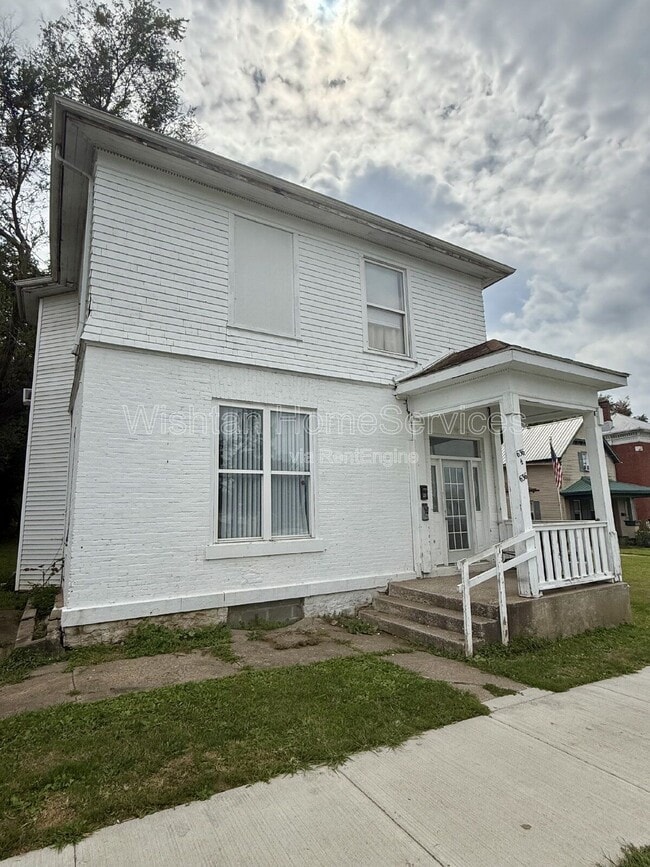 Building Photo - 636 Payson Ave