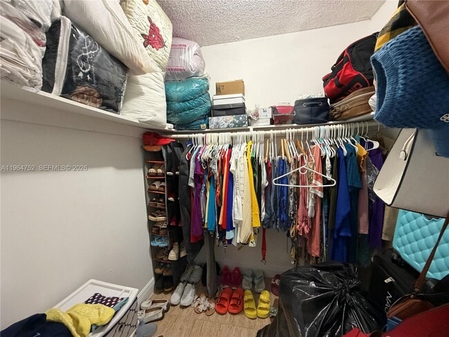 Building Photo - 13685 NE 10th Ave