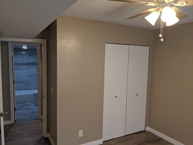 Building Photo - Mountain View 2 Bed 2 Bath 2 Balconies Top Floor Condo-Tons of Amenities