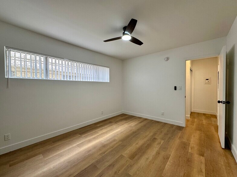 Building Photo - 1230 W 29th St