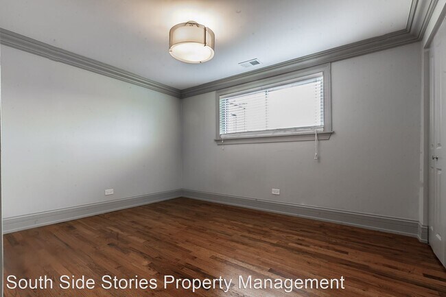 Building Photo - 4950 S King Dr