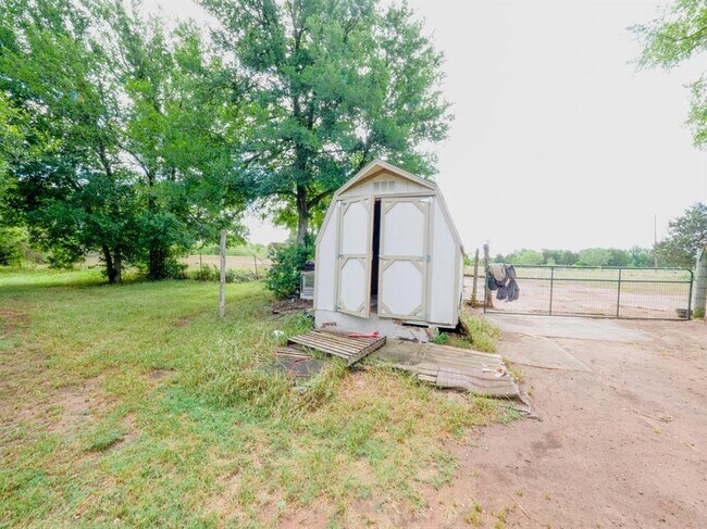Building Photo - 625 Waugh Way