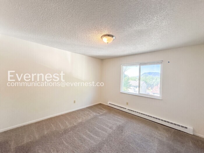 Building Photo - 1075 Magnolia St