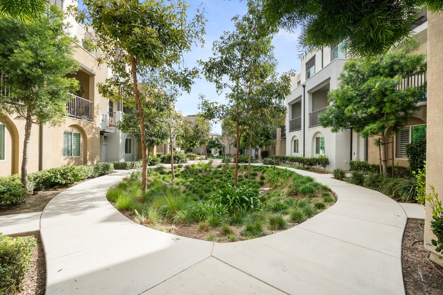 Building Photo - 2325 Verano Way