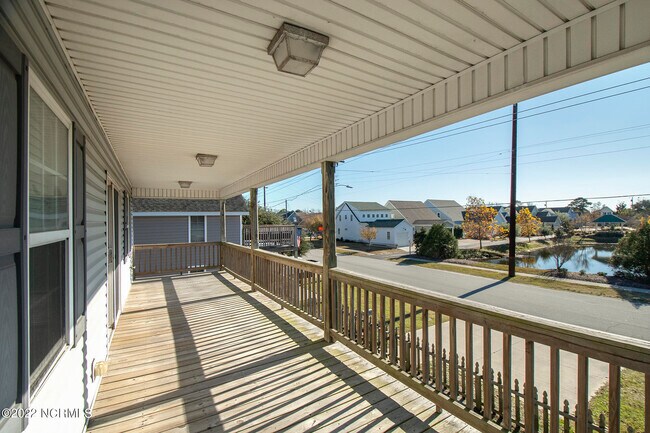 Building Photo - 907 Cedar St