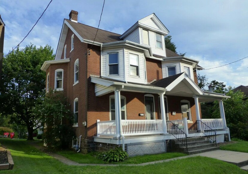 Primary Photo - 218 Noble St