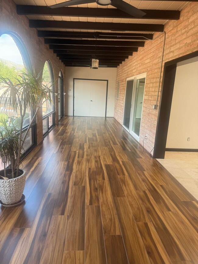 Building Photo - Sophisticated Catalina Foothills Sanctuary: Premium 3-Bedroom Townhome with 2-Car Garage