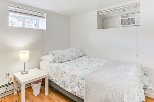 Building Photo - 815 Donata Rd