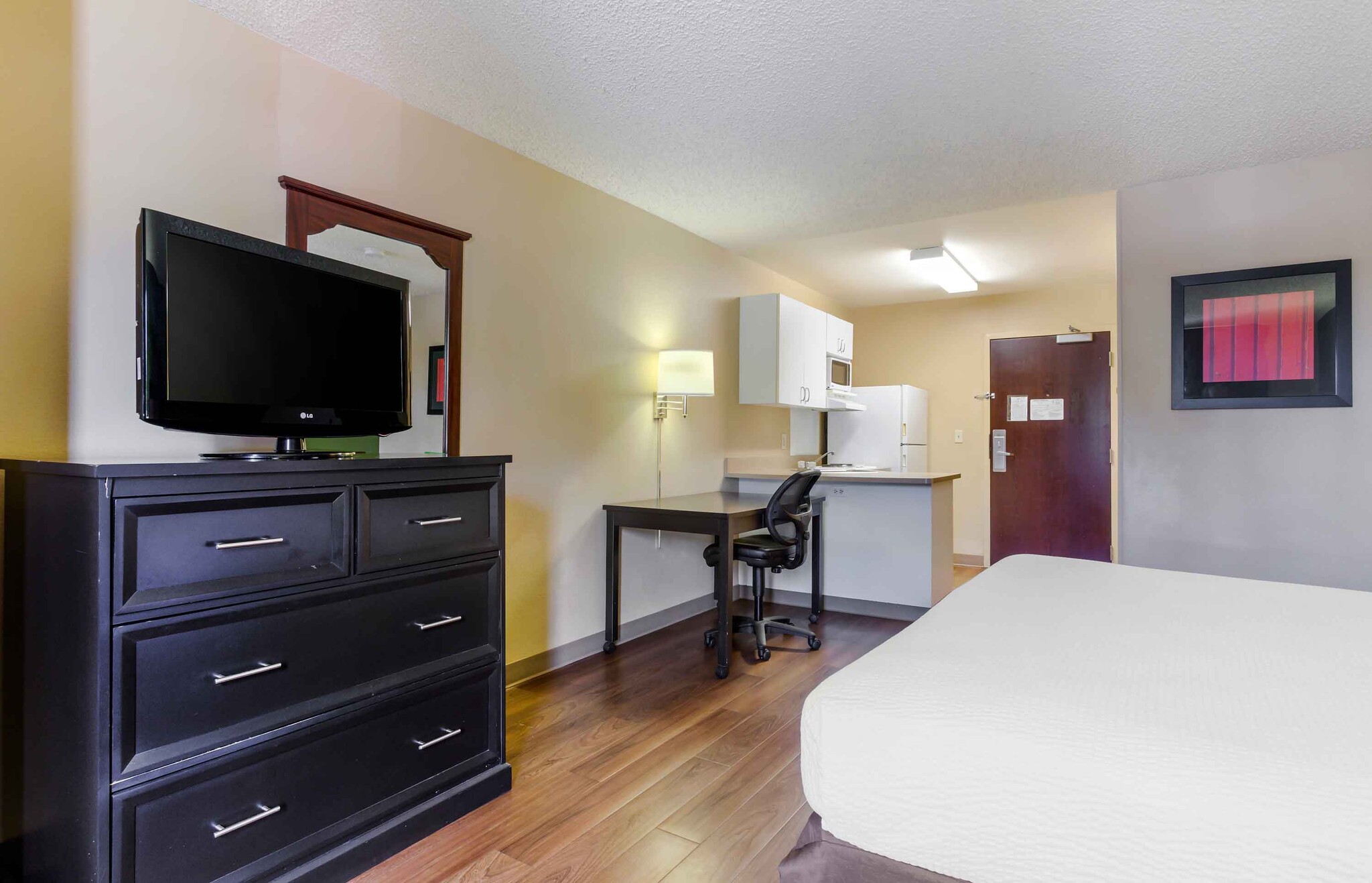 Building Photo - Furnished Studio-Phoenix - Airport