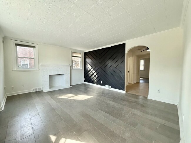 Building Photo - 658 Childs Ave