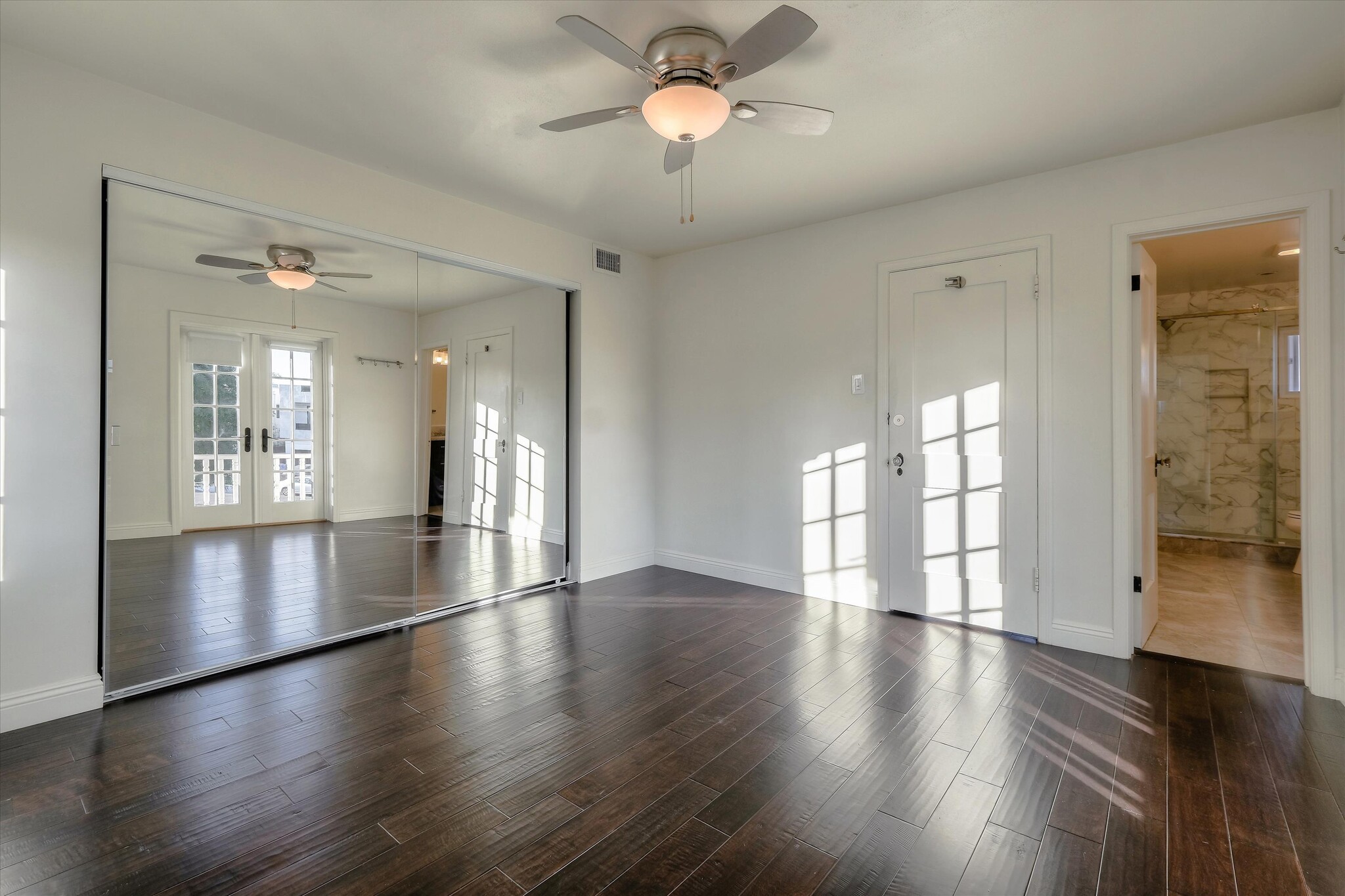 Building Photo - 366 S Crescent Heights Blvd
