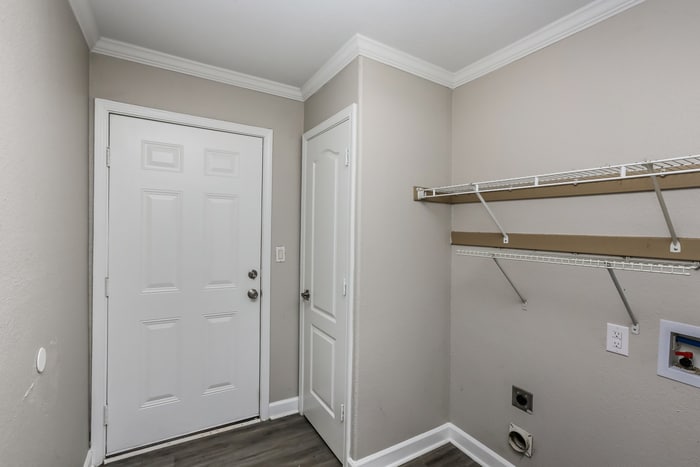 Building Photo - 224 Sylvan Dr