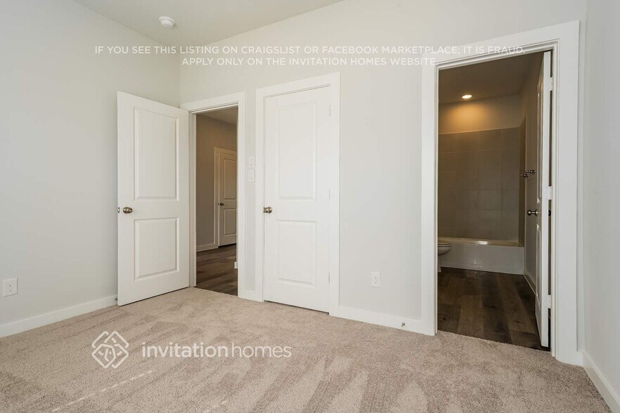 Building Photo - 430 Amberville Dr