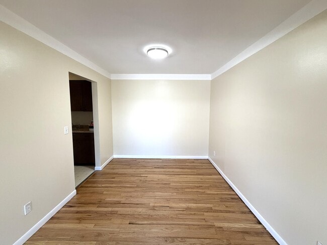 Building Photo - 1209 Island Dr