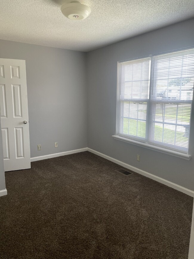 Building Photo - 204 B  Arkansas Ave Oak Grove KY 42262