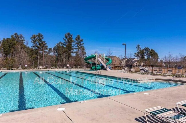 Building Photo - 412 Irving Way