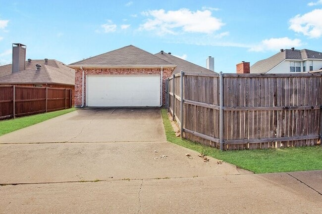 Building Photo - 10716 Trestles Rd