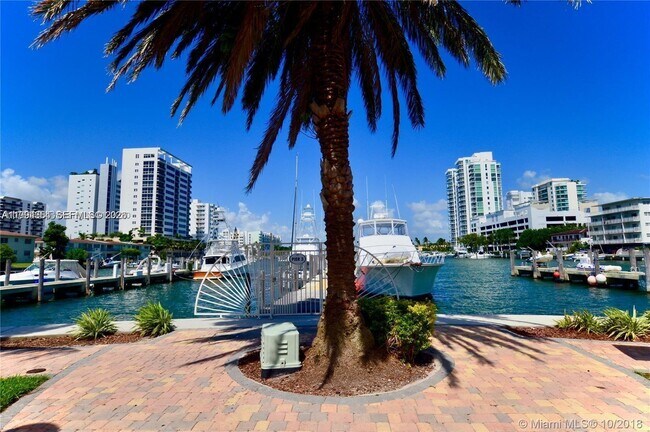 Building Photo - 7900 Harbor Island Dr