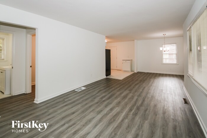 Building Photo - 4684 Clemmons Dr
